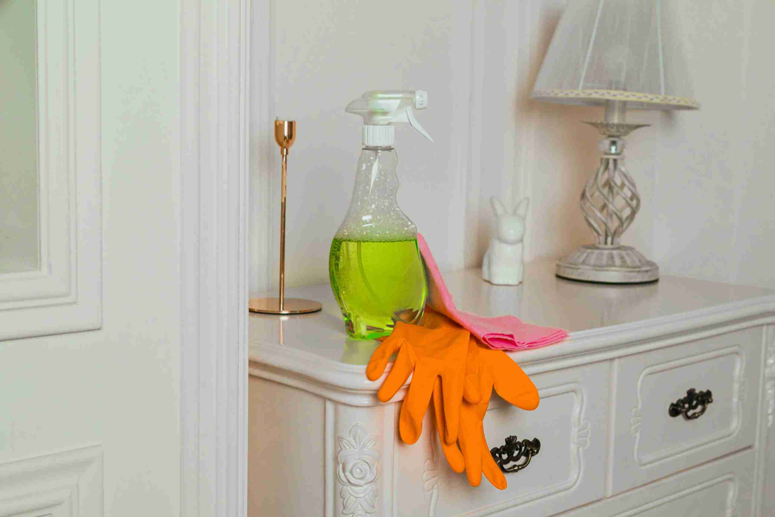 suds n mops cleaning services oleg-ivanov-8ua8sWEGdmI-unsplash suds n mops cleaning services House Cleaning tools image fro house cleaning services