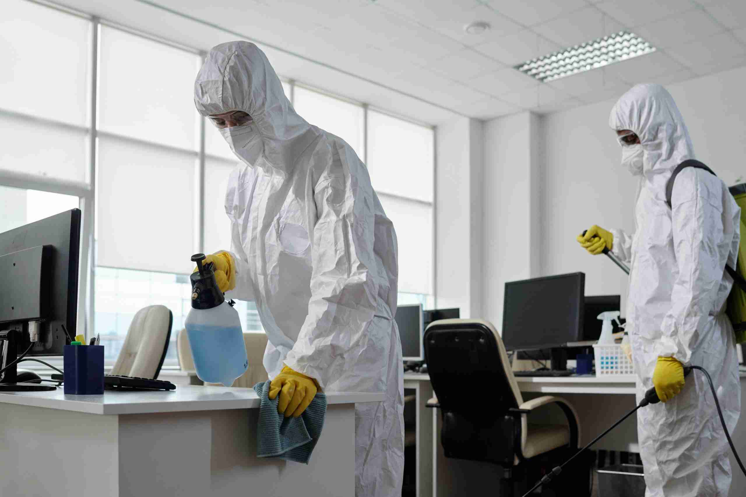 getty-images-lNfcYL5t4WQ-unsplash image with two people doing office cleaning services